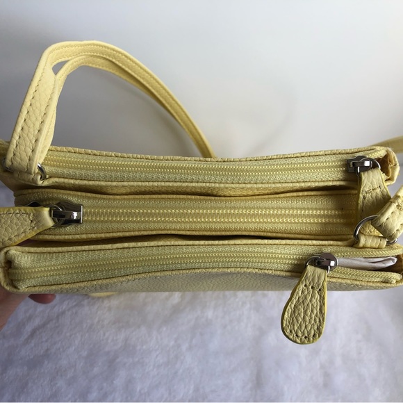 Giani Bernini Softy Core, Wheat, NWT - Picture 4 of 11